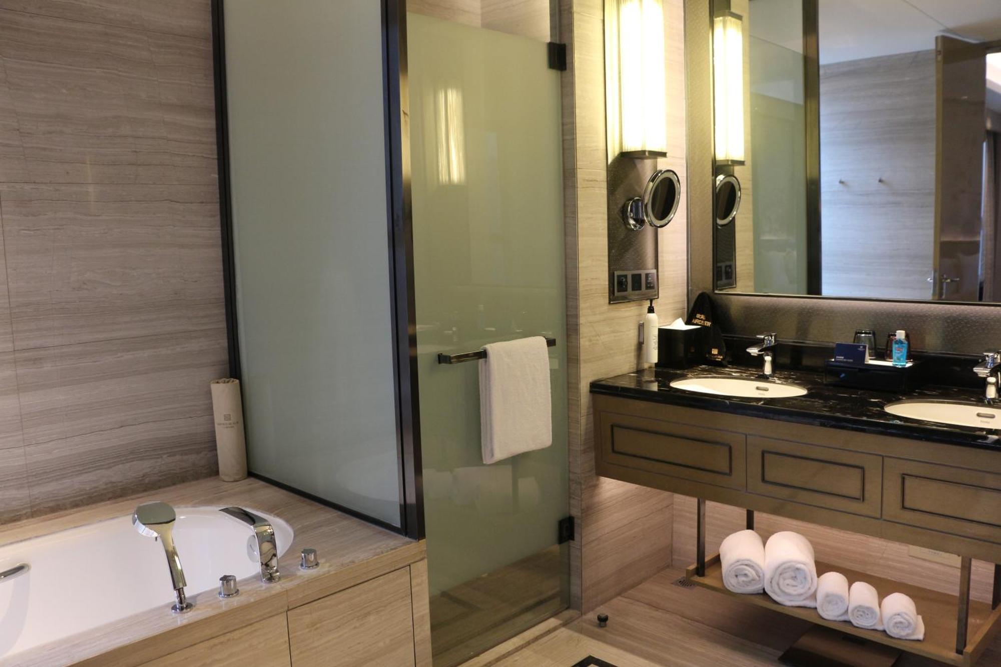 Wanda Realm Huangshi Hotel Bagian luar foto